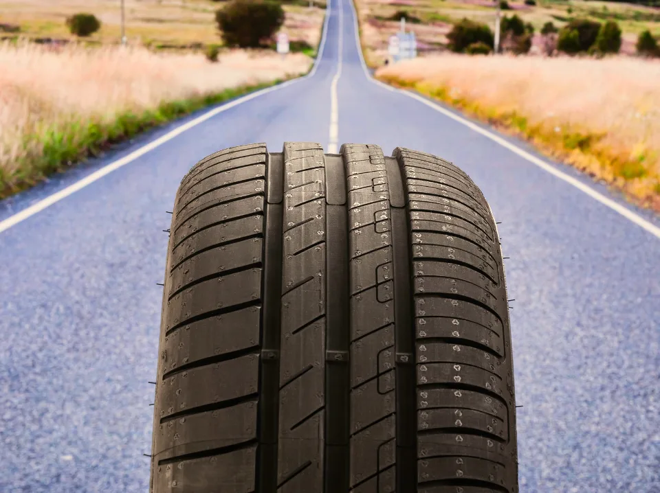 GHID COMPLET: Diferențele dintre Anvelopele de Vară, Iarnă și All Season cauciuc vara